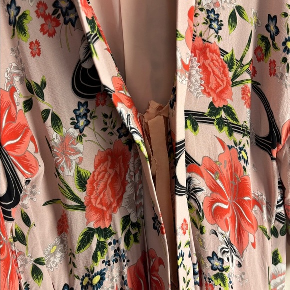 Elizabeth & James Pink & Red Floral Kimono, Size M / L - Picture 2 of 4